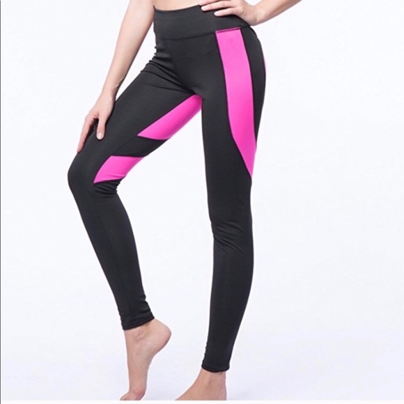 SALE💗Heart fitness leggings - Picture 3 of 5